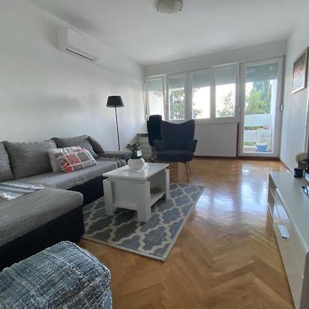 2 Bedroom Apartment/Parking/Market Split Exterior photo