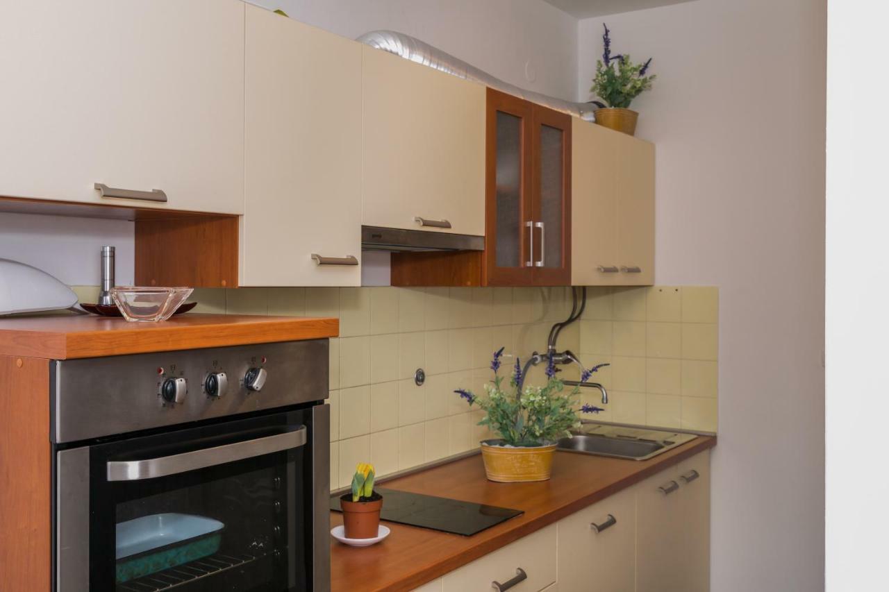 2 Bedroom Apartment/Parking/Market Split Exterior photo