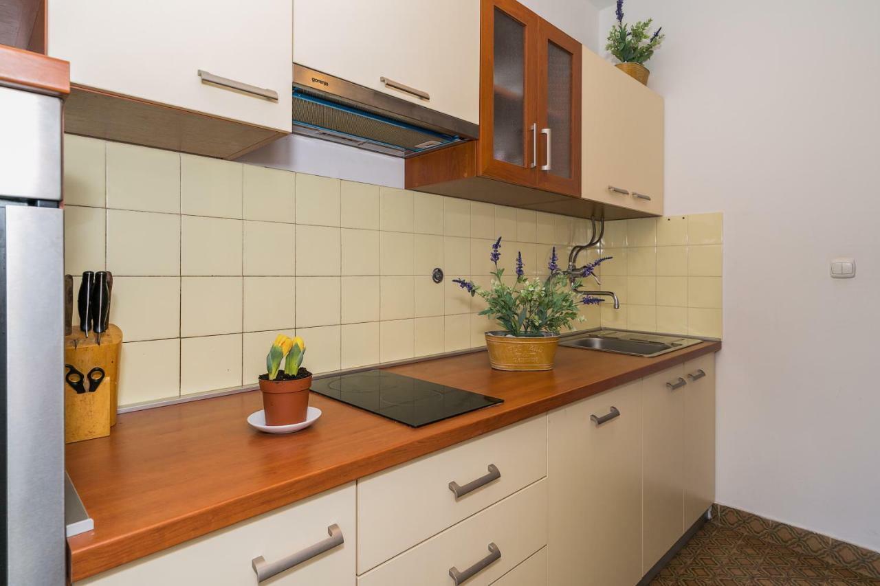 2 Bedroom Apartment/Parking/Market Split Exterior photo